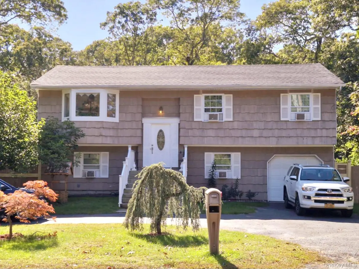 40 Pauls Path, Coram, NY 11727 - Image #1