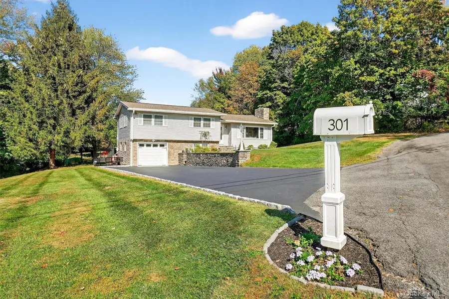 301 Balmville Lane, Balmville, NY 12550 - Image #2