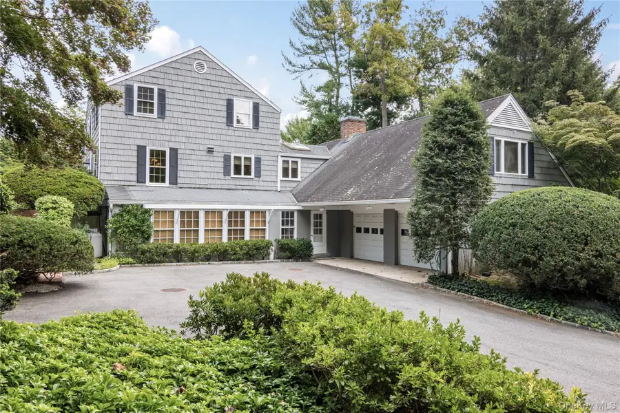 1276 Ridge Road, Laurel Hollow, NY 11791 - Image #2