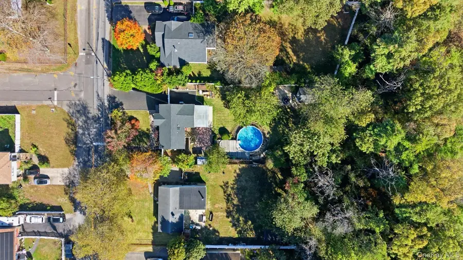 1537 N Thompson Drive, Bay Shore, NY 11706 - Image #2