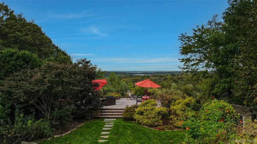 35 Semon Road, Huntington, NY 11743 - Image #2