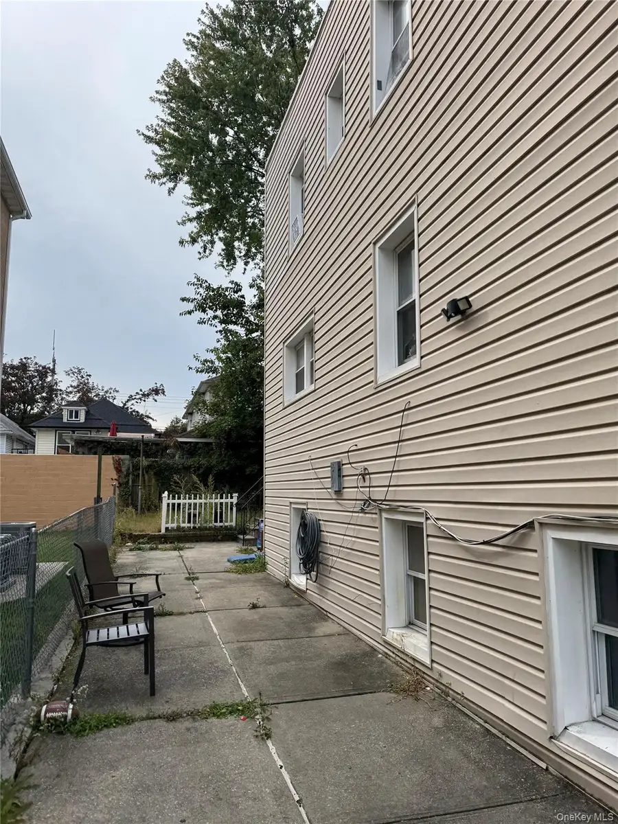 727 Clarence Avenue, Bronx, NY 10465 - Image #2