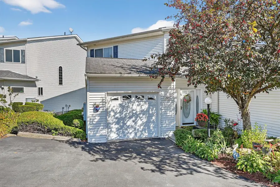 284 Tamerisk Lane, New Windsor, NY 12553 - Image #3