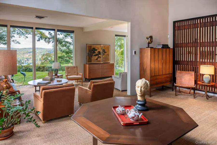 62 Circuit Road, Tuxedo Park, NY 10987 - Image #2