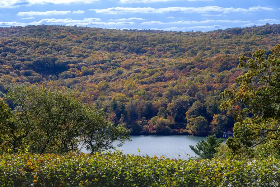 62 Circuit Road, Tuxedo Park, NY 10987 - Image #3