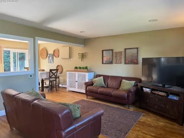 28 Lockwood Avenue, Farmingdale, NY 11735 - Image #2