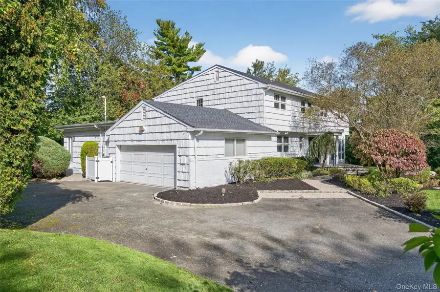 39 Hummingbird Drive, East Hills, NY 11576 - Image #2