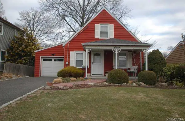 7 Miles Avenue, Albertson, NY 11507