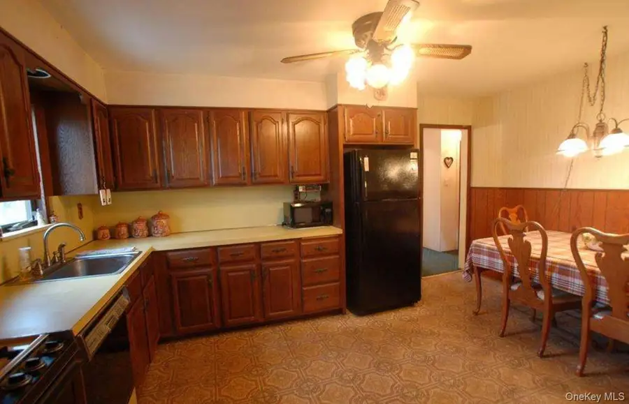 7 Miles Avenue, Albertson, NY 11507 - Image #2