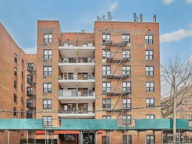 38-25 Parsons Boulevard #3H, Flushing, NY 11354 - Image #2