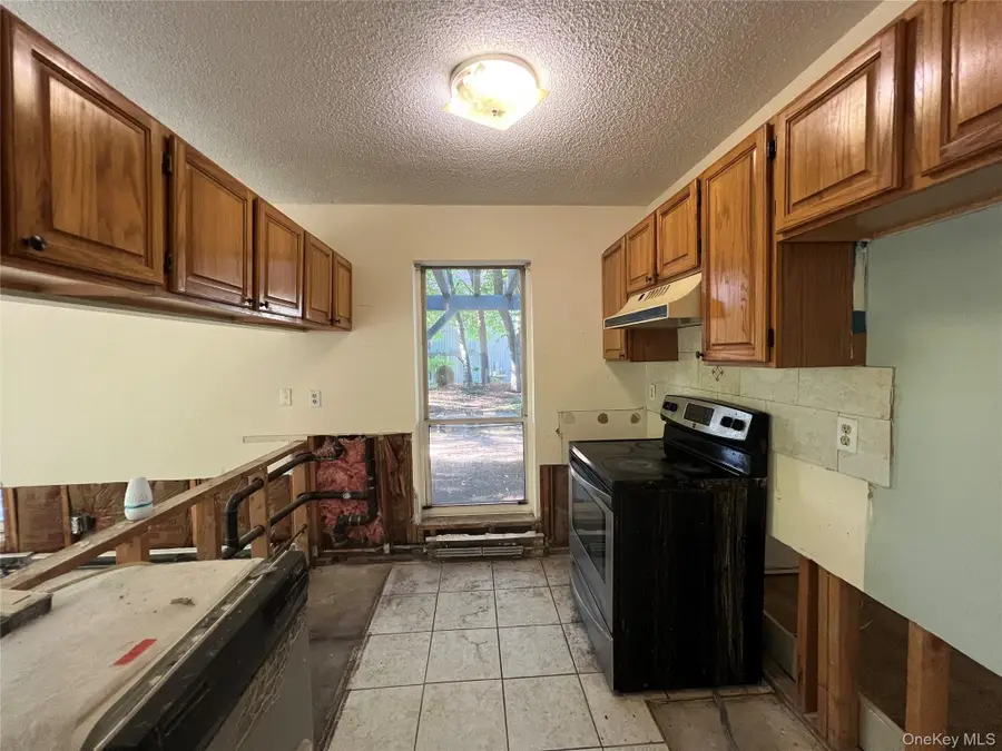 31 Bleakley Drive, Peekskill, NY 10566 - Image #3