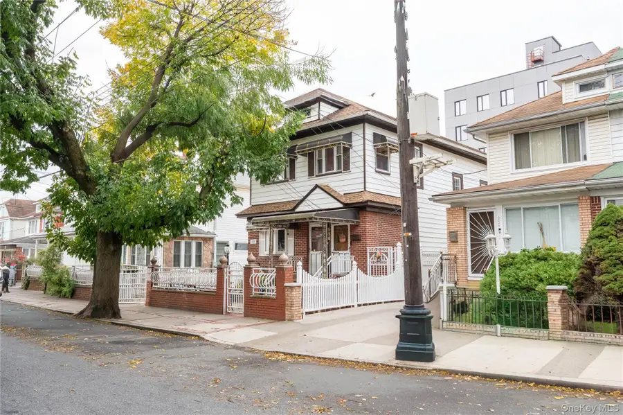 956 E 37th Street, Brooklyn, NY 11210 - Image #3