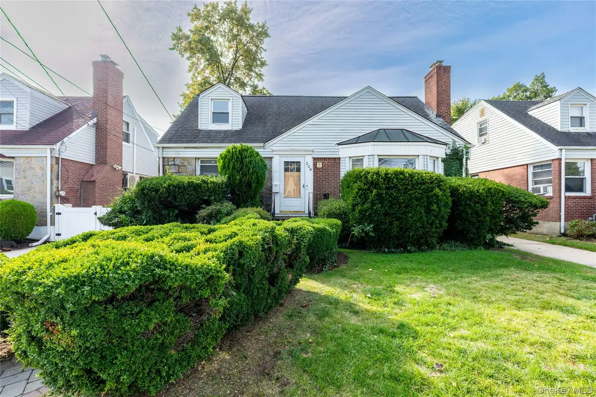 208 Dogwood Road, Valley Stream, NY 11580 - Image #1