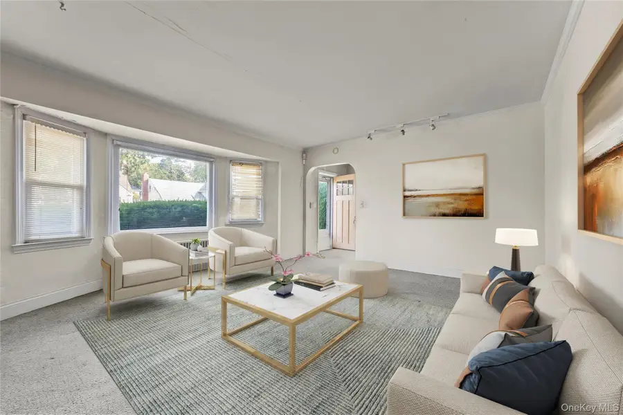 208 Dogwood Road, Valley Stream, NY 11580 - Image #3