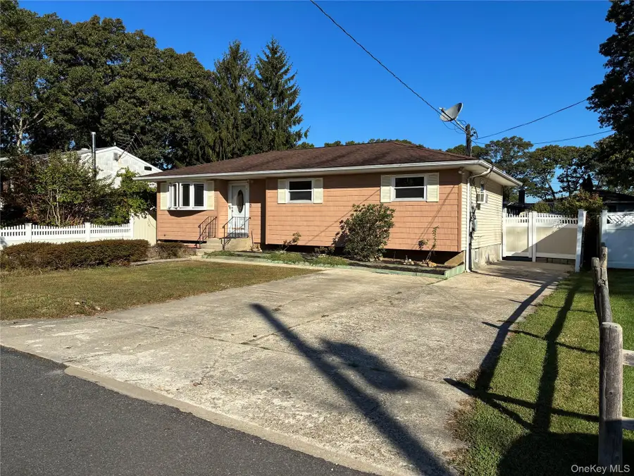 281 Fir Grove Road, Ronkonkoma, NY 11779 - Image #3