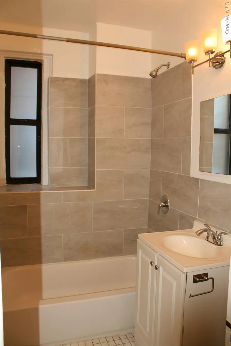 306 E Mosholu Parkway S #1F, Bronx, NY 10458 - Image #2