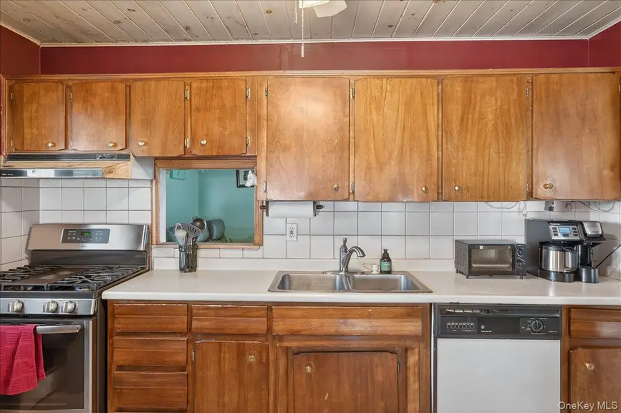 149 Avenue C, Holbrook, NY 11741 - Image #3