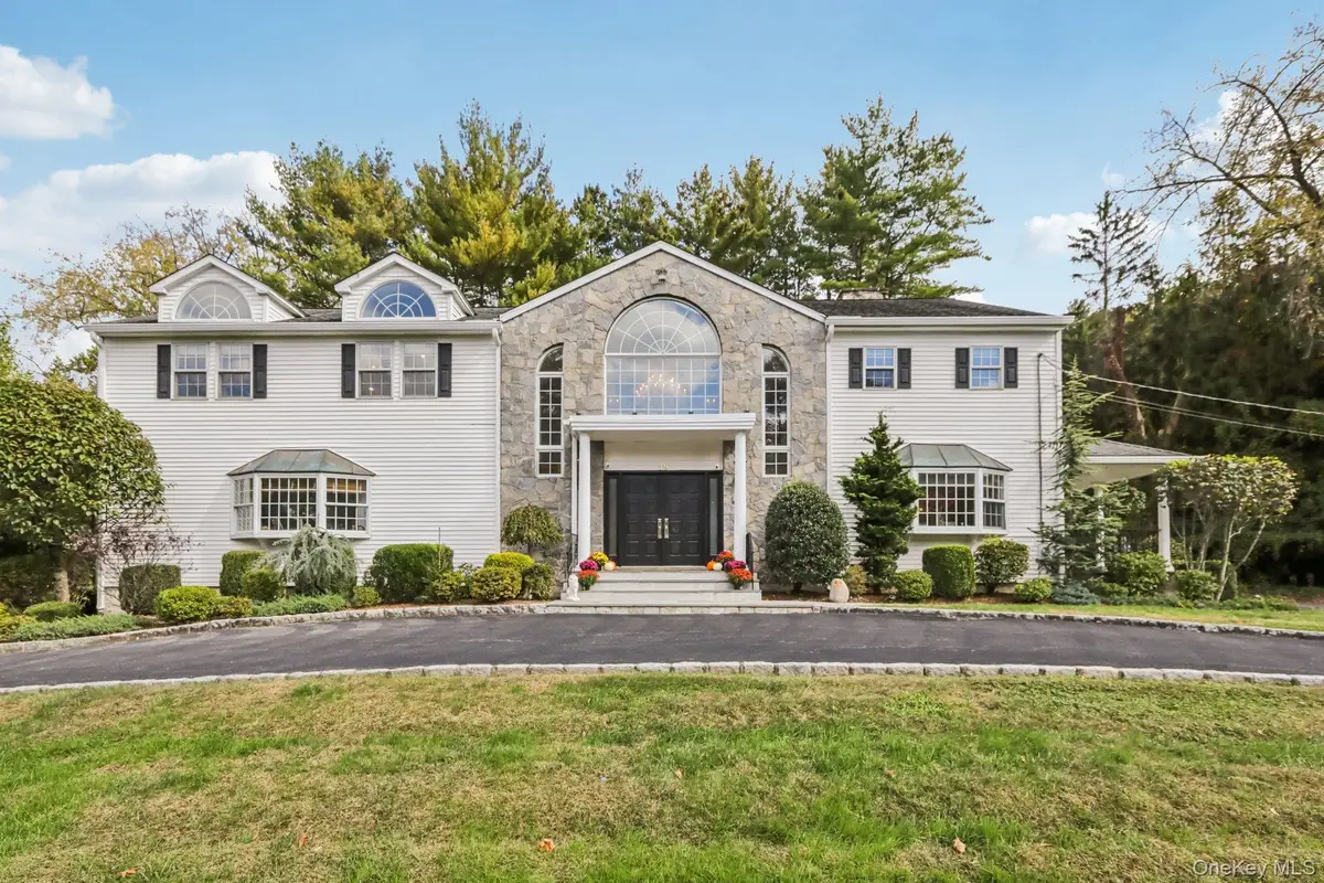 39 Virginia Lane, Thornwood, NY 10594 - Image #1