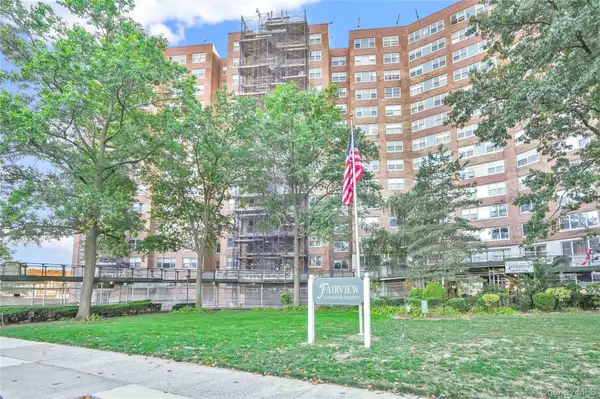 6120 Grand Central Parkway #B605, Forest Hills, NY 11375