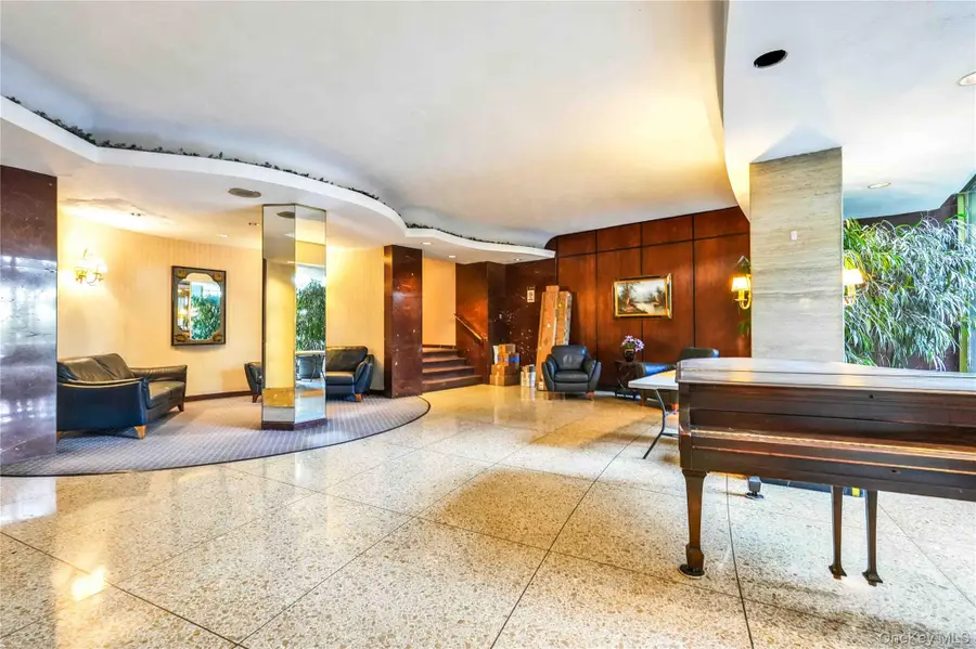 6120 Grand Central Parkway #B605, Forest Hills, NY 11375 - Image #3