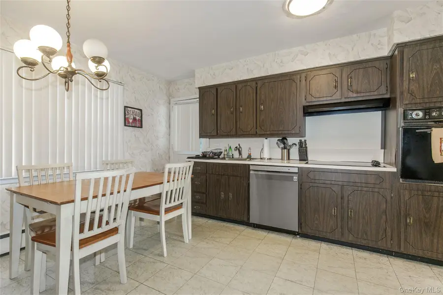 61 Mitchell Avenue, Plainview, NY 11803 - Image #2