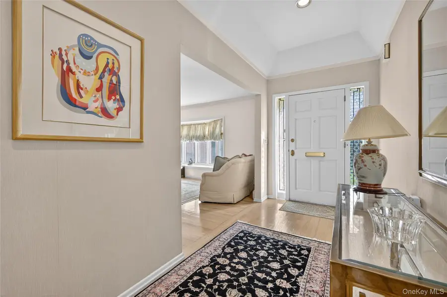 80 Walnut Drive, East Hills, NY 11576 - Image #3