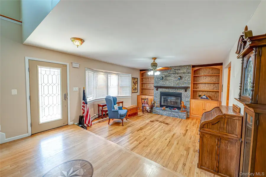 81 Kenwood Drive, Bohemia, NY 11716 - Image #2