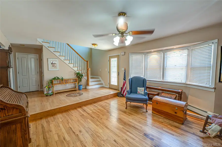 81 Kenwood Drive, Bohemia, NY 11716 - Image #3