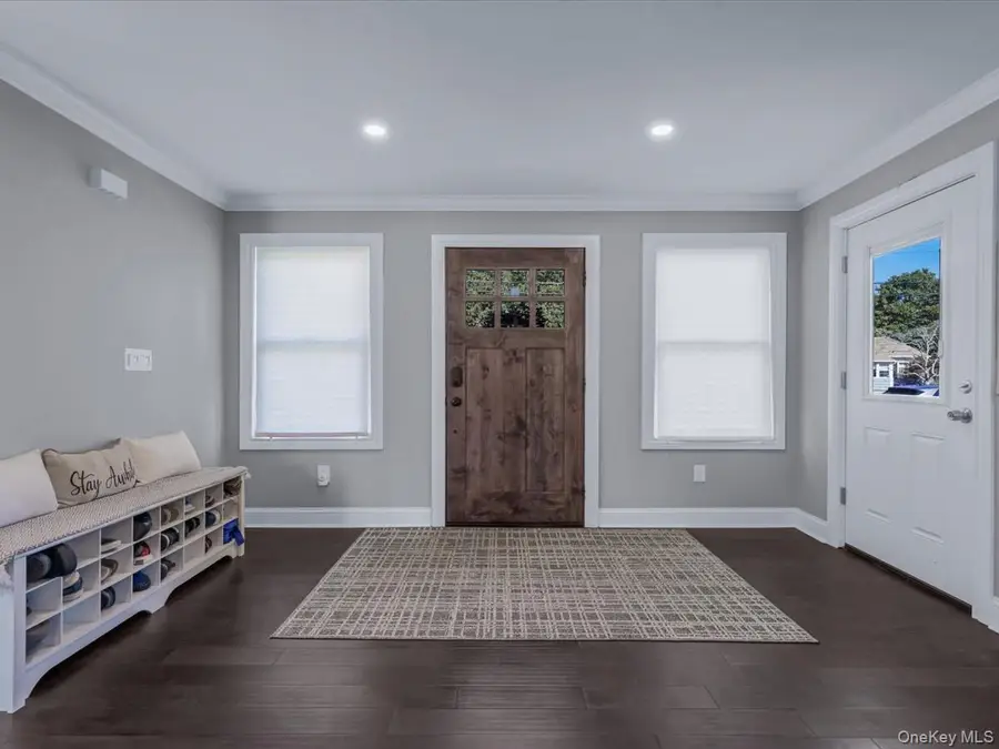 10 Smith Street, Center Moriches, NY 11934 - Image #3