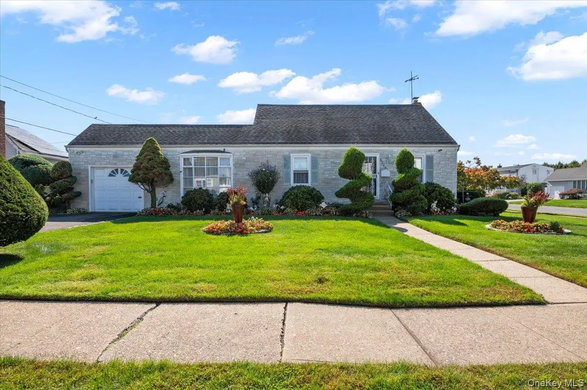 3520 Mallard Road, Levittown, NY 11756 - Image #1