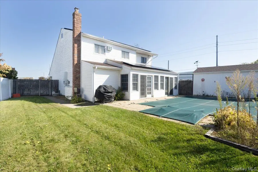 31 Parente Lane N, Island Park, NY 11558 - Image #3