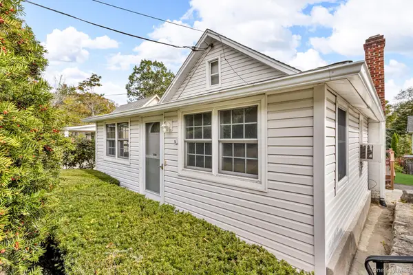 35 Entrance Way, Mahopac, NY 10541