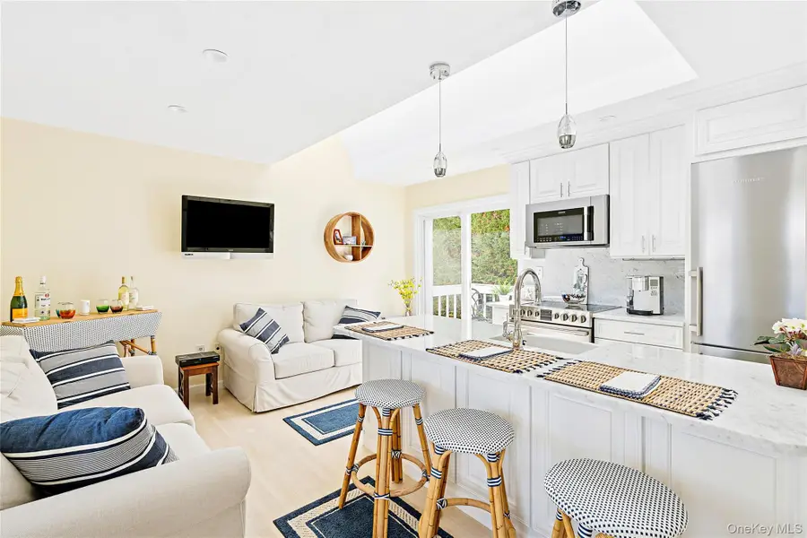 30 Little Neck Road #21, Southampton, NY 11968 - Image #2