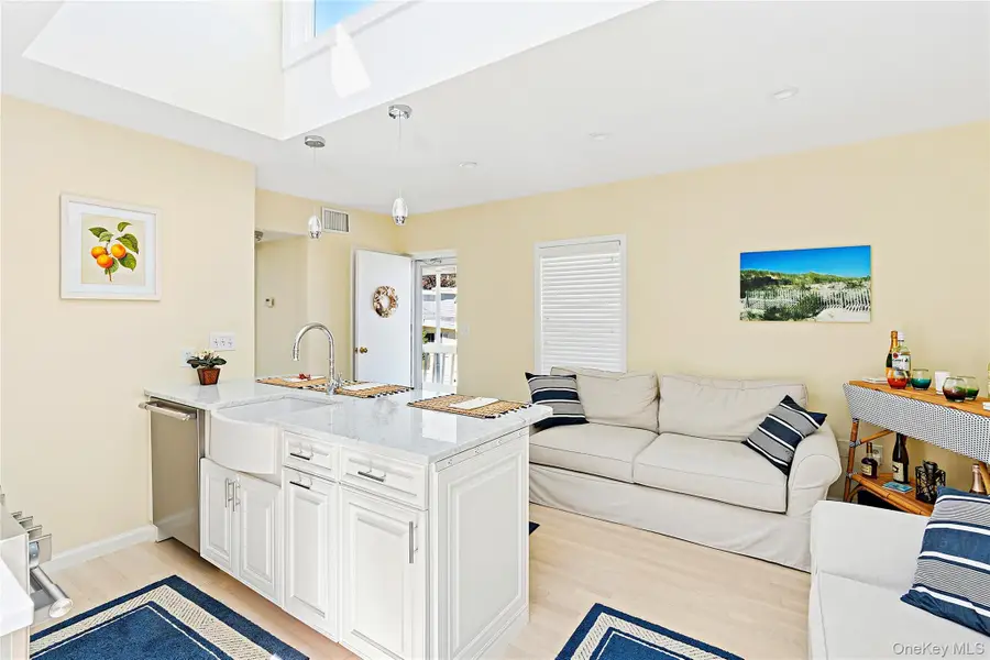 30 Little Neck Road #21, Southampton, NY 11968 - Image #3