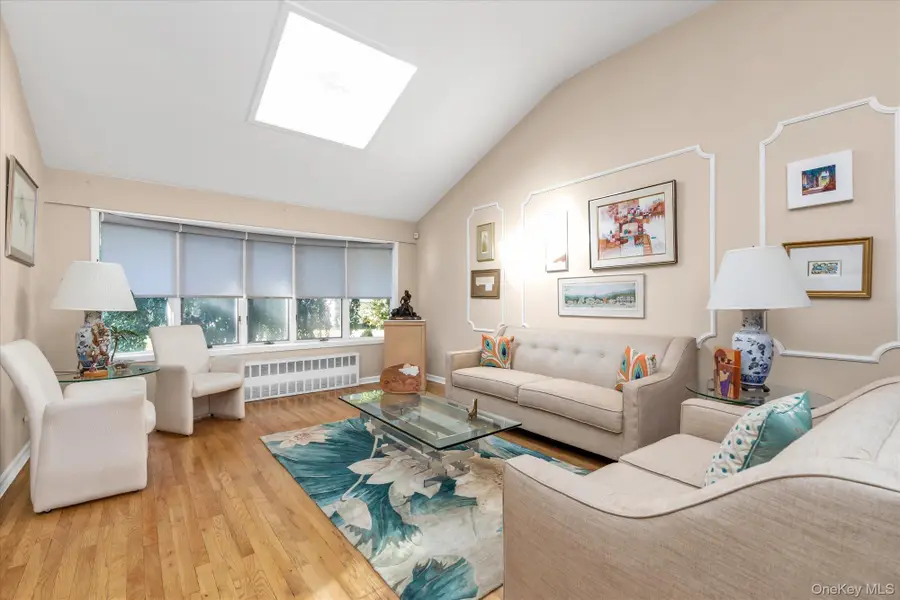 5 Meroke Court, Huntington Station, NY 11746 - Image #2