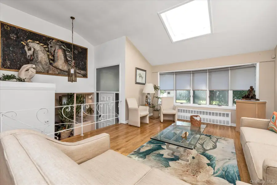 5 Meroke Court, Huntington Station, NY 11746 - Image #3