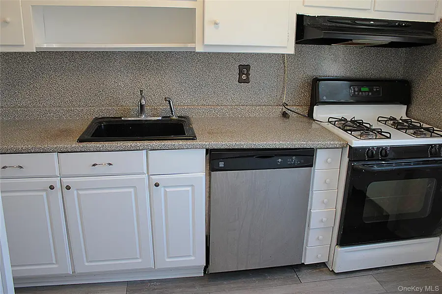 28 Dehaven Drive #1E, Yonkers, NY 10701 - Image #3