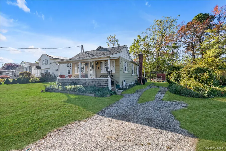 166 & 170 Woodrow Parkway, West Babylon, NY 11704 - Image #2