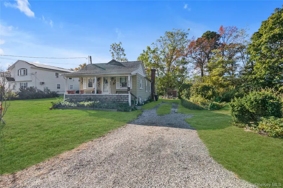 166 & 170 Woodrow Parkway, West Babylon, NY 11704 - Image #3