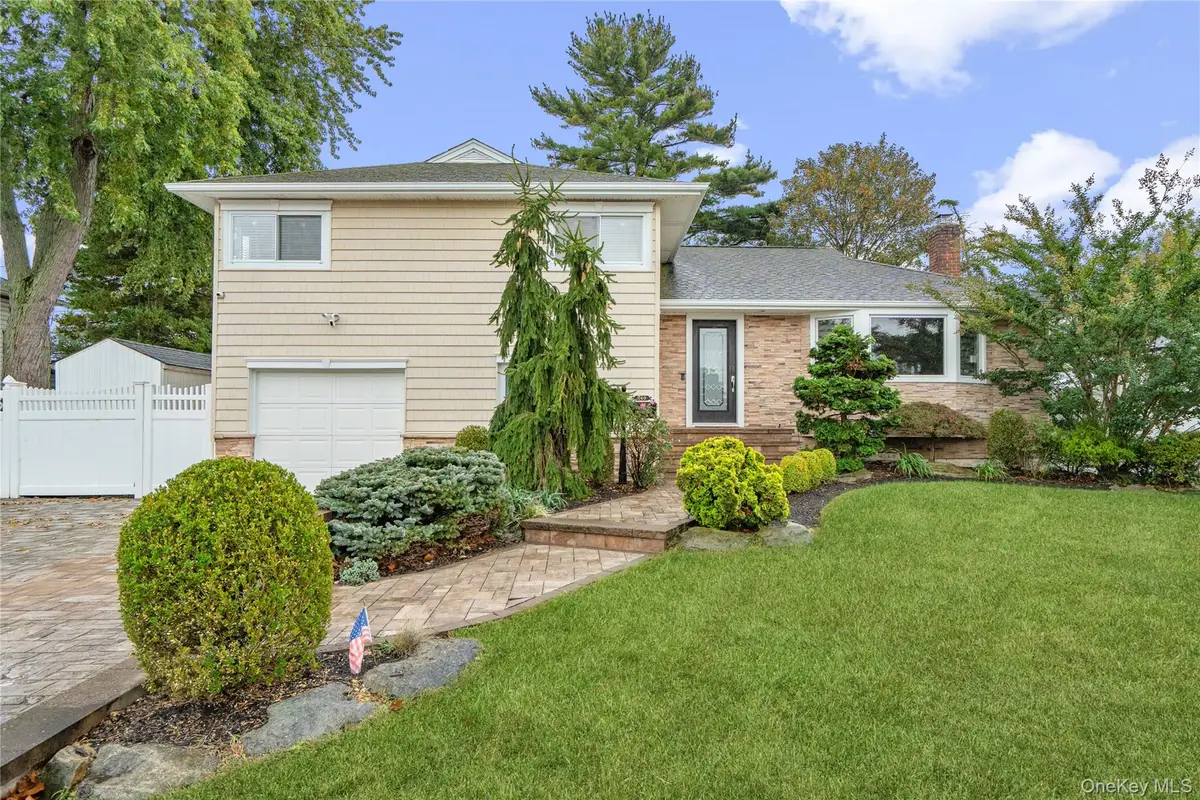 240 Wyngate Drive, Massapequa, NY 11758 - Image #1