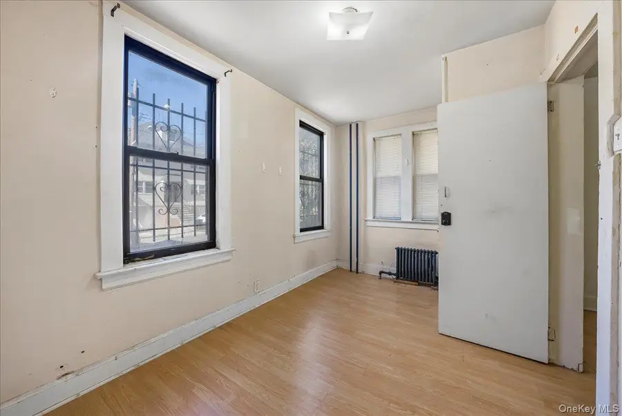 421 S 10th Avenue, Mount Vernon, NY 10550 - Image #3