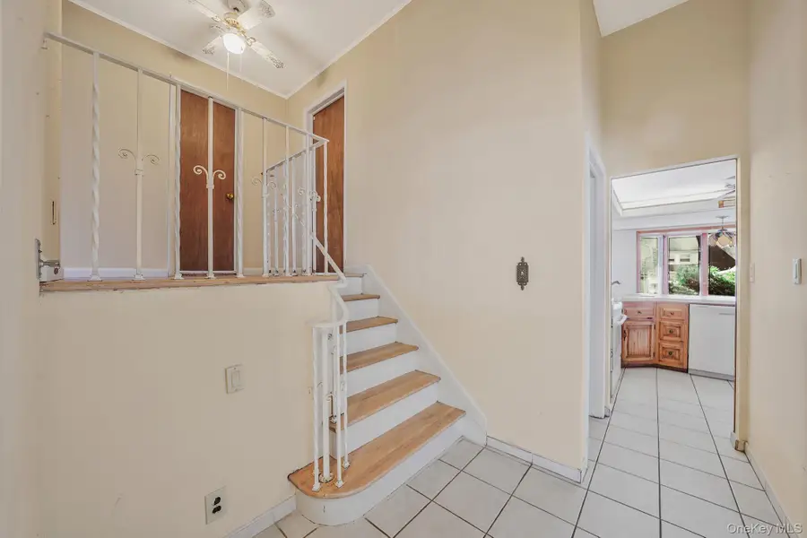 379 Roxbury Road S, Garden City South, NY 11530 - Image #3