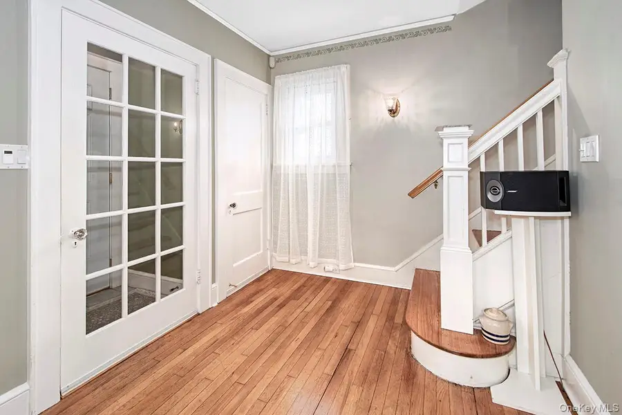 72 Ogden Avenue, White Plains, NY 10605 - Image #3