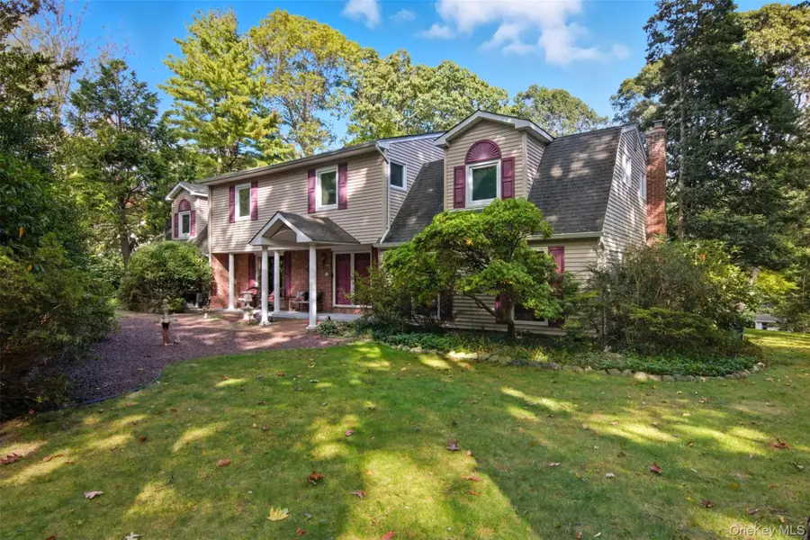 8 Tanager Lane, Northport, NY 11768 - Image #2