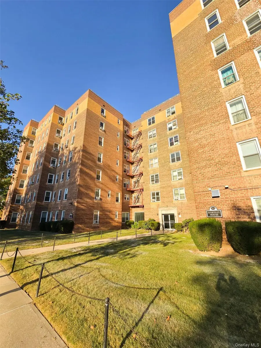 30-11 Parsons Boulevard #4O, Flushing, NY 11354 - Image #2