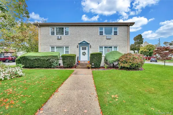 20 Toehee Place #2B, Islip, NY 11751