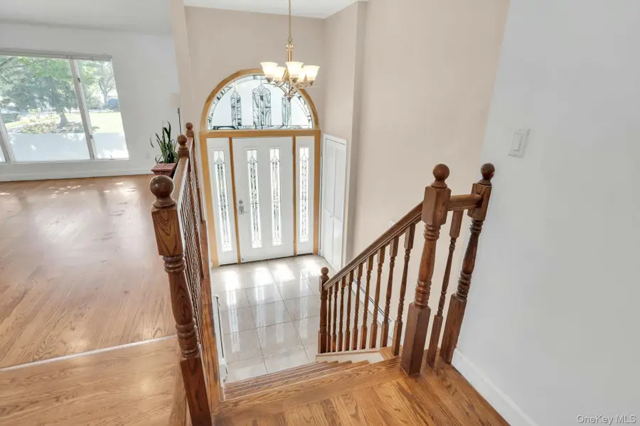 33 Pittoni Drive, Commack, NY 11725 - Image #3