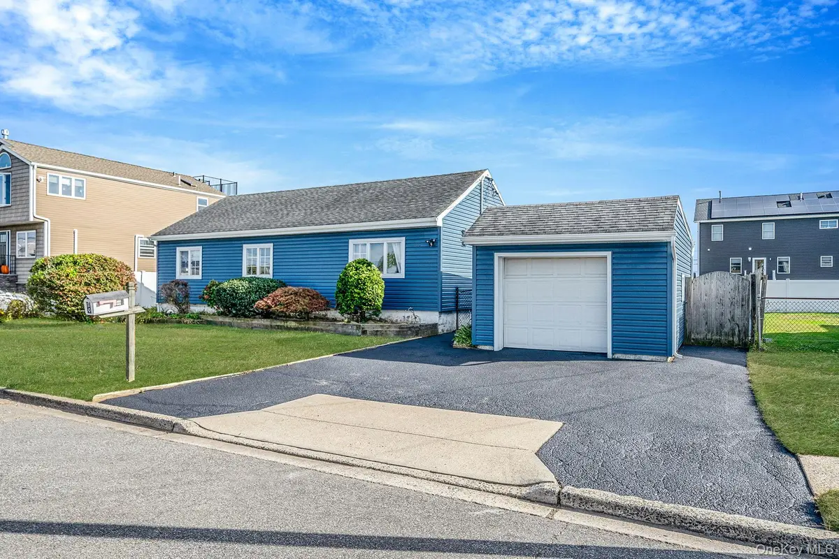 33 E. Seacrest Avenue, Lindenhurst, NY 11757 - Image #1