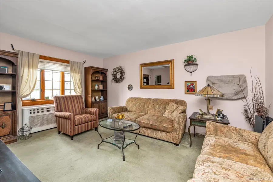 16622 Metcalf Avenue, Fresh Meadows, NY 11365 - Image #3