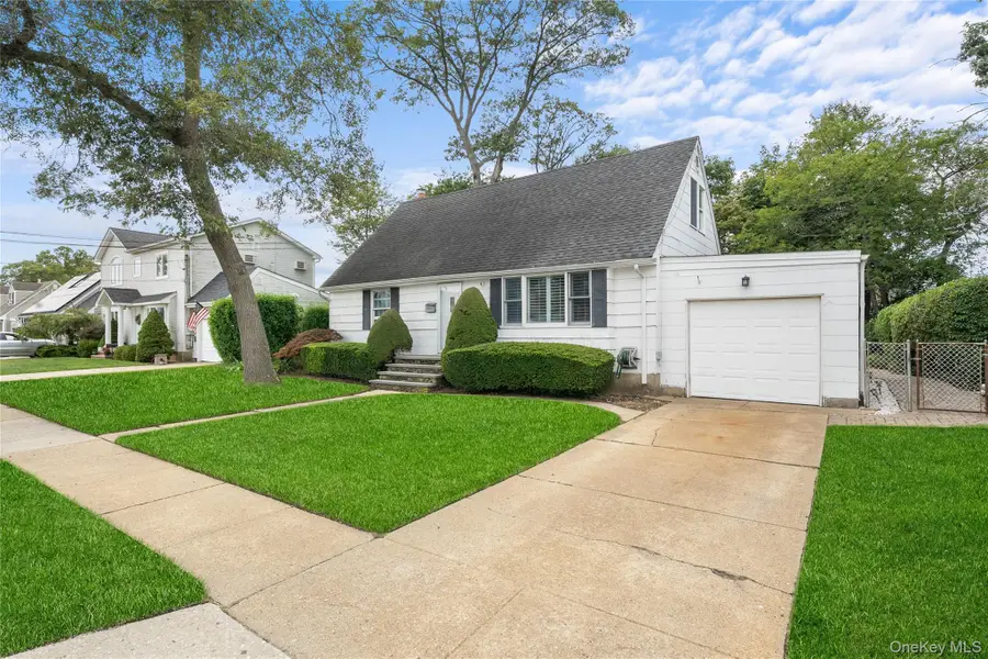 94 Charles Avenue, Massapequa Park, NY 11762 - Image #3